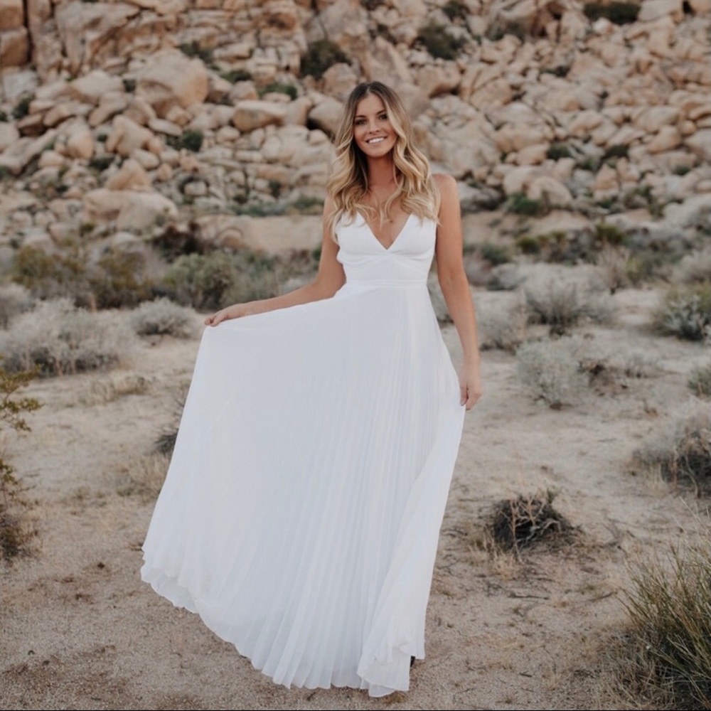 Laundry By Shelly Segal white dress  like new